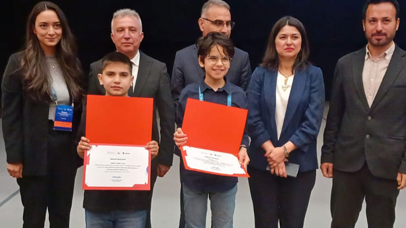 19.TÜBİTAK Projelerinde ADANA BÖLGE ŞAMPİYONU Altıneller Okulları