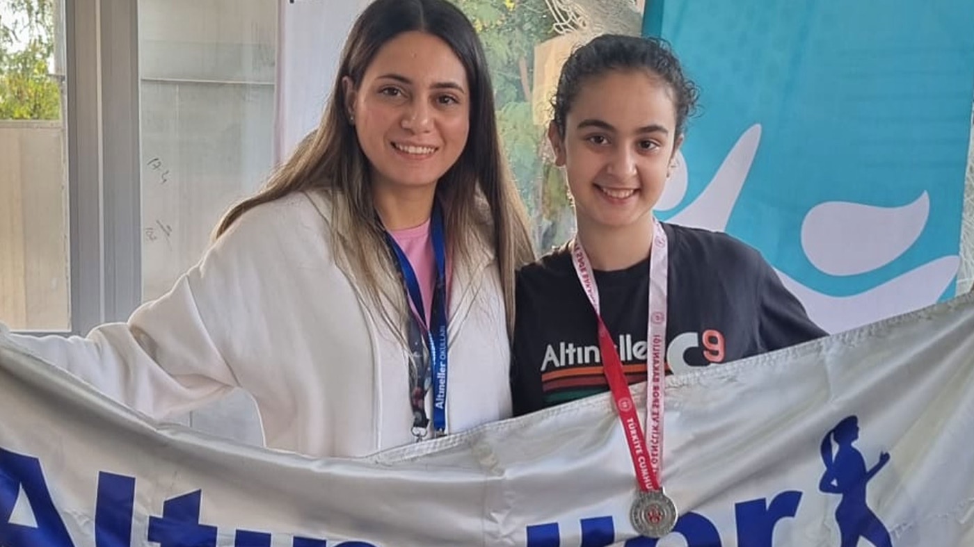ALTIN MADALYAAltıneller’in Adana Okullar Arası Yıldızlar Yüzme Yarışmaları'nda öğrencimiz