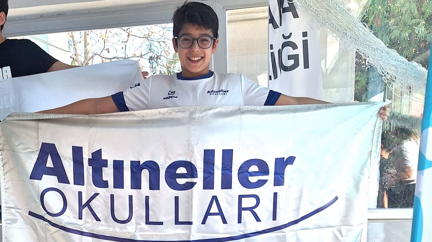 Adana Okullar Arası Yıldızlar Yüzme Yarışmaları'nda Adana Şampiyonluğu